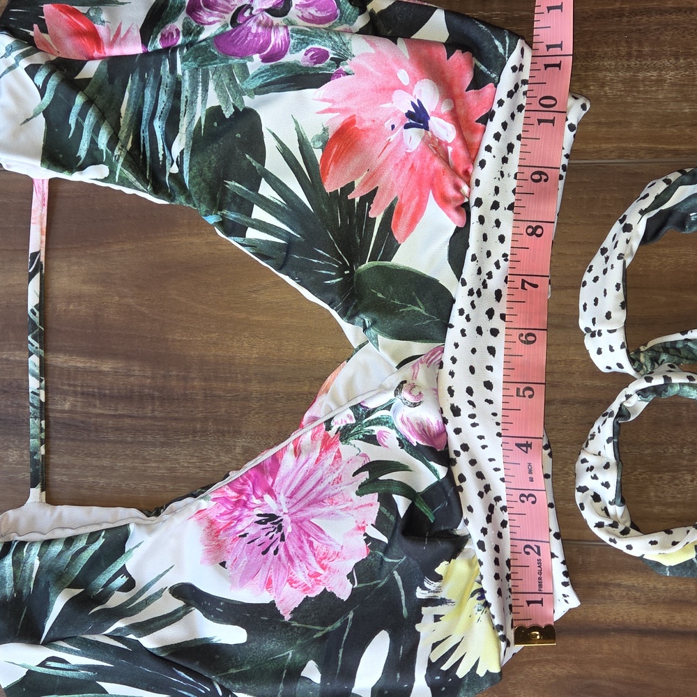 Kaikini Swim Set With Bikini Bottom, Top, And Rashguard, Size S - Picture 4 of 5